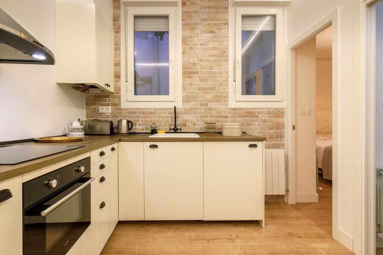 Vivienda Turistica Estilosa En La Zona Vieja Bilbao Exteriör bild