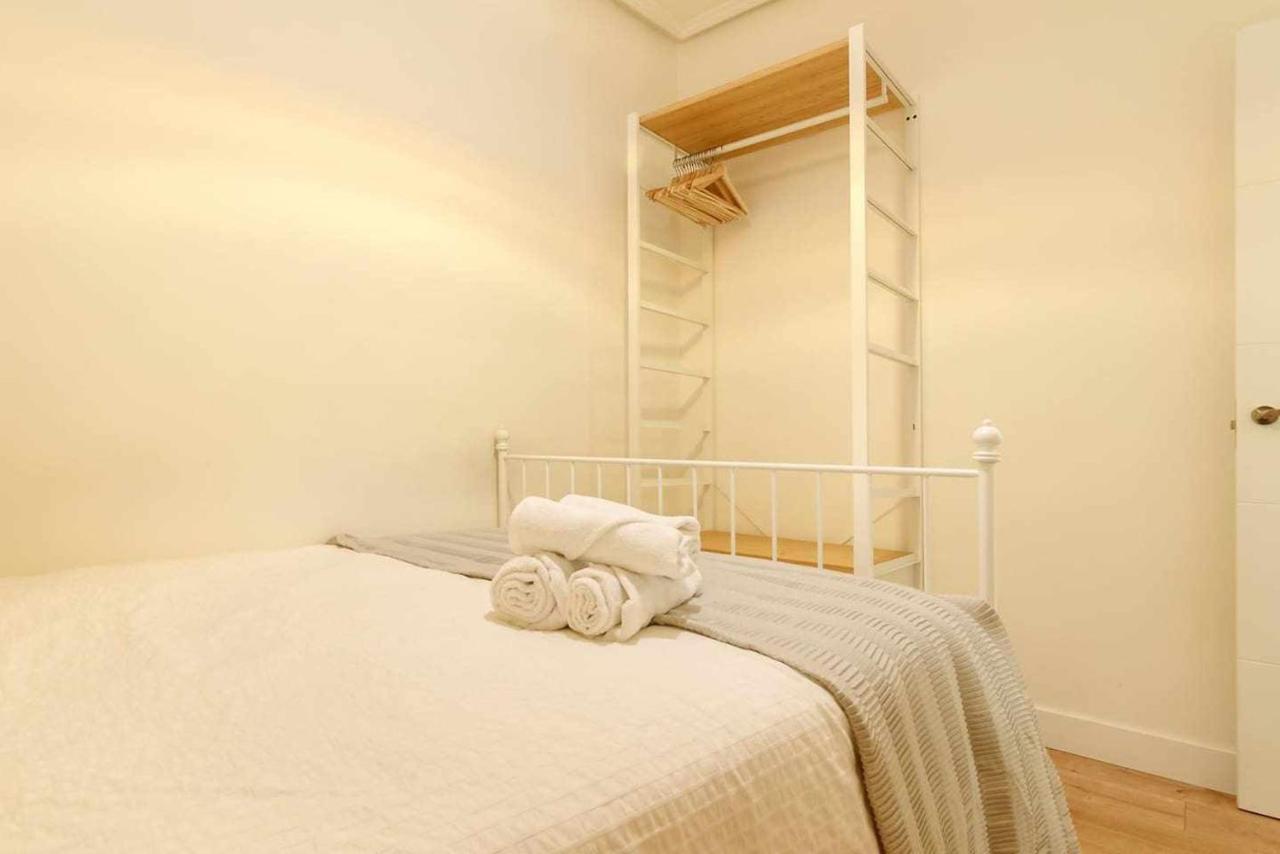 Vivienda Turistica Estilosa En La Zona Vieja Bilbao Exteriör bild