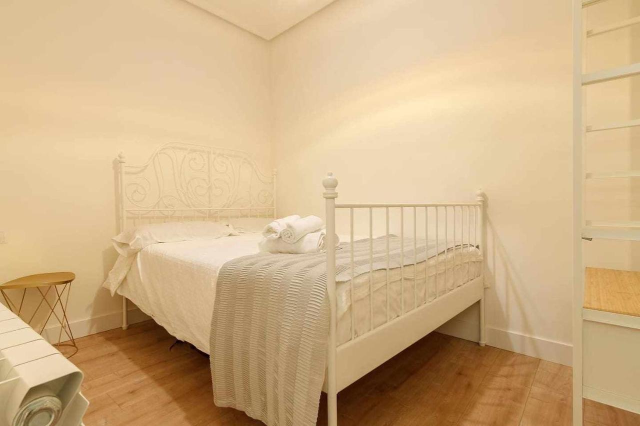 Vivienda Turistica Estilosa En La Zona Vieja Bilbao Exteriör bild